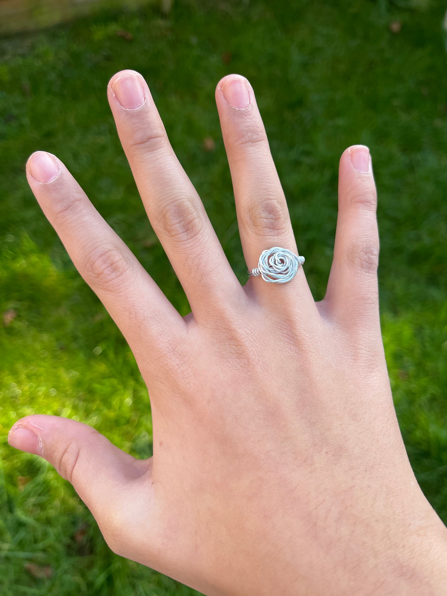 Wire rose ring