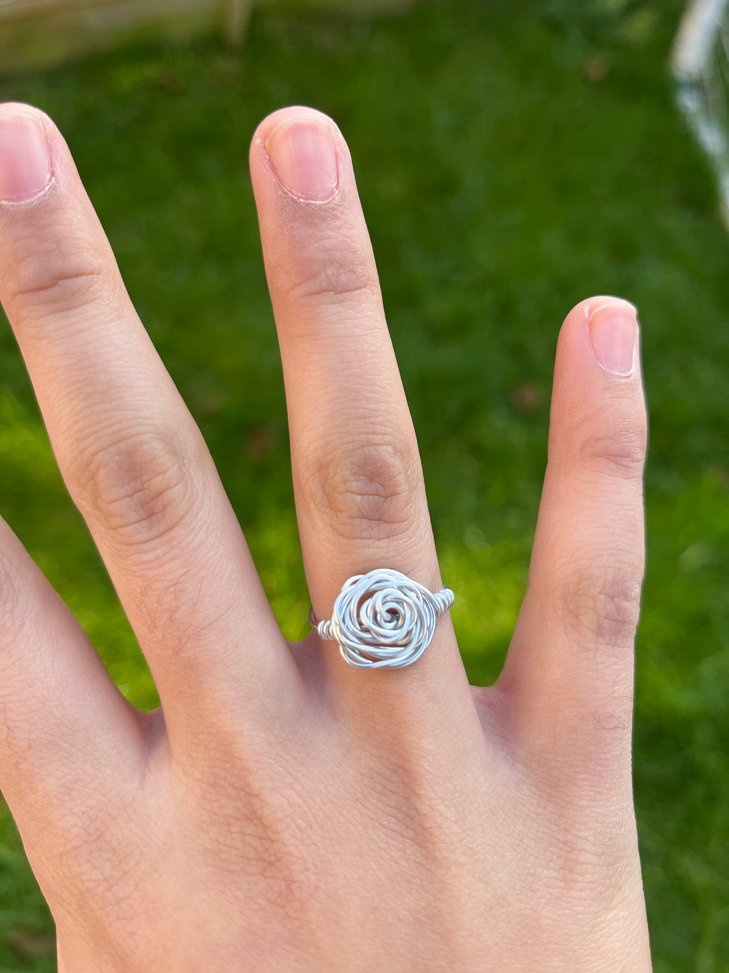 Wire rose ring
